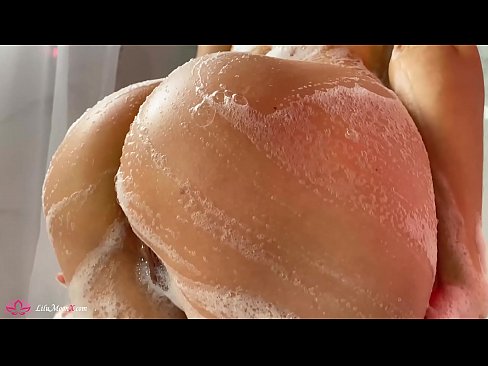❤️ Zeshkania masturbon pidhin me vibrator deri në orgazmë intensive në dush Porno tek ne sq.porn-mate.ru ❌️❤